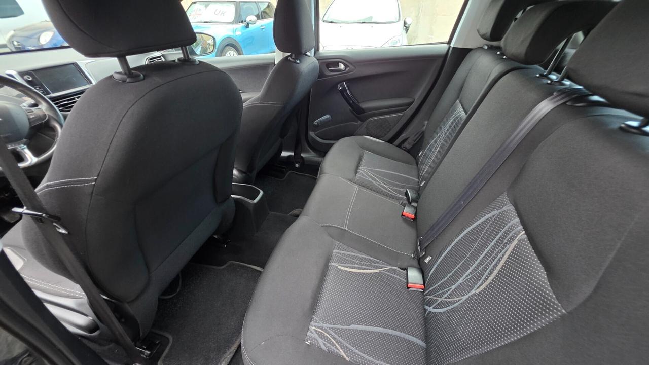 Peugeot 208 1.4 HDi 68 CV 5 porte Allure