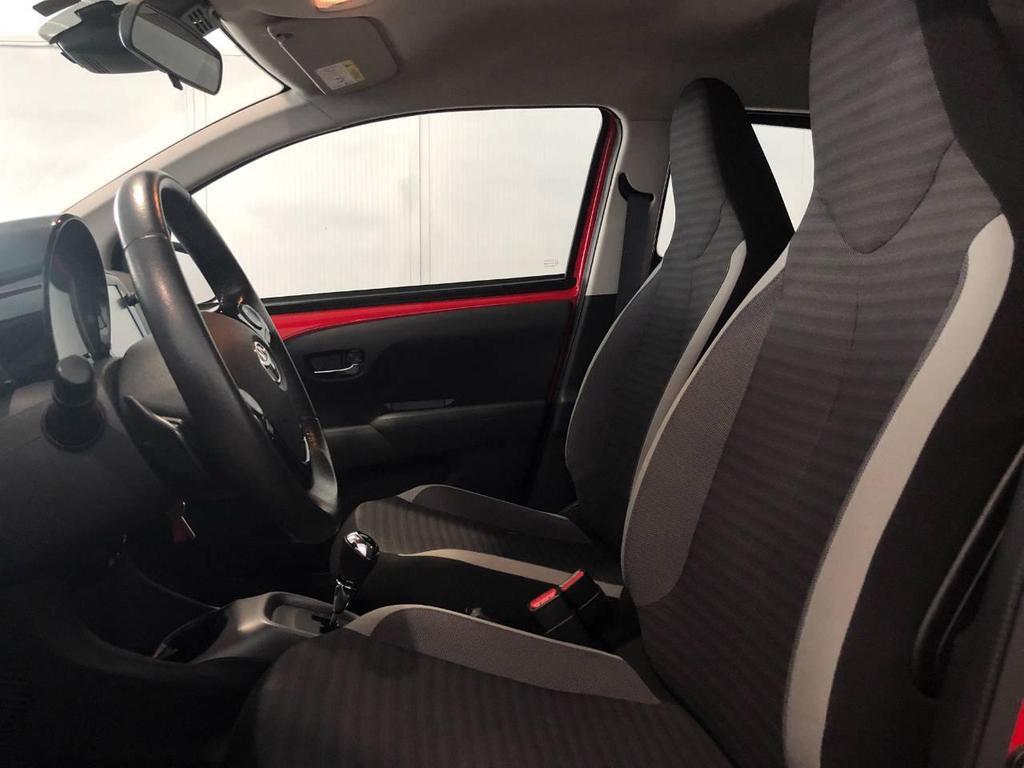 Toyota Aygo 5 Porte 1.0 VVT-i x-clusiv M-MT