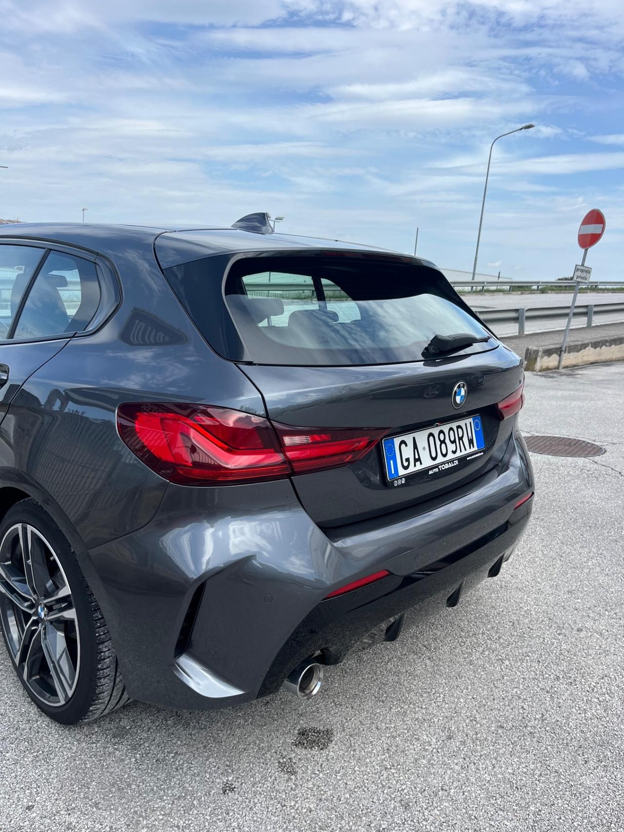 Bmw 116 116d 5p. Msport