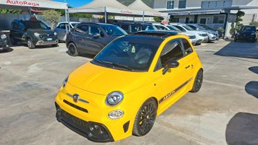 Abarth 595 1.4 Turbo T-Jet 165 CV con tettuccio apribile