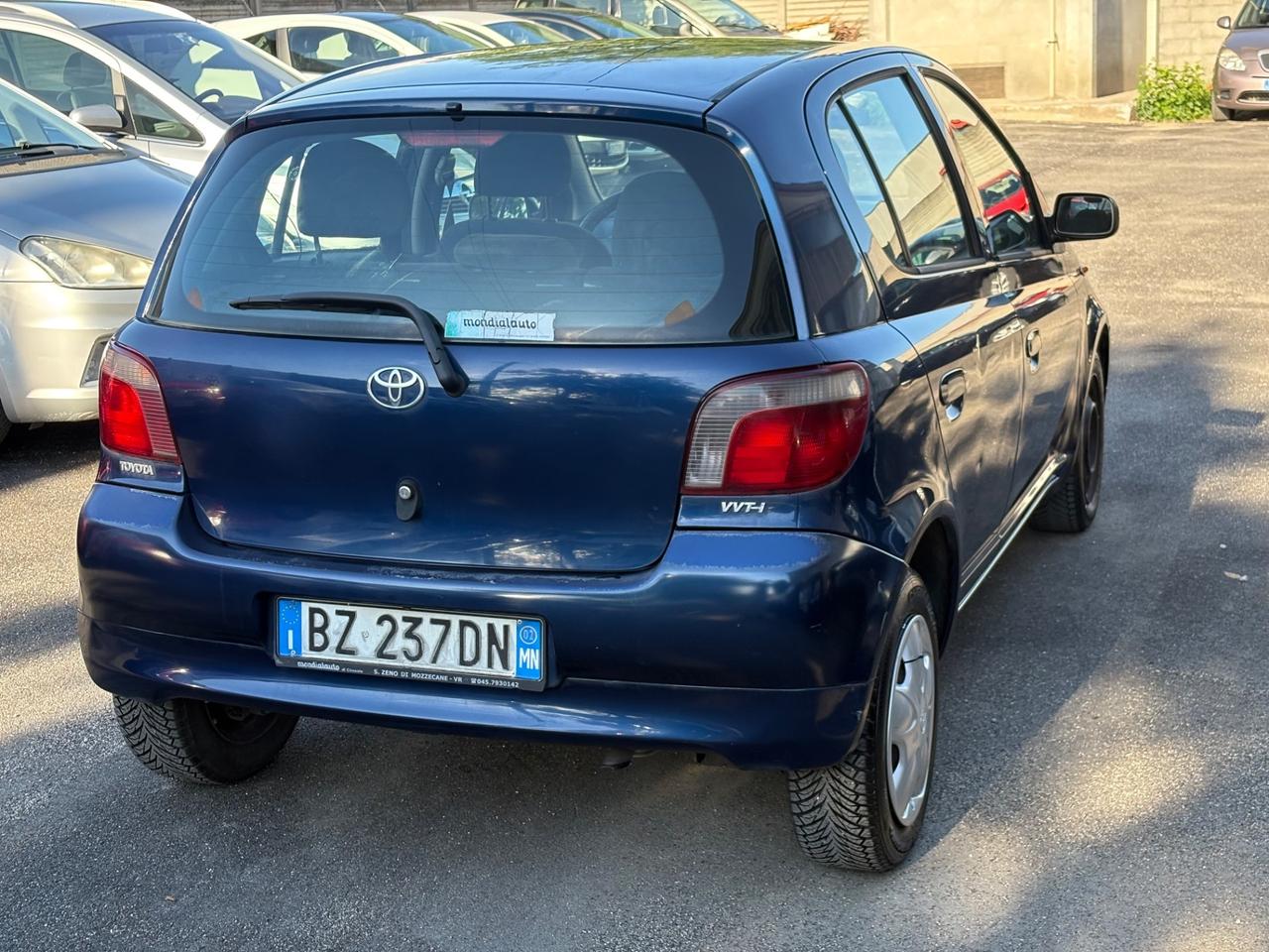 Toyota Yaris 1.0i 16V cat 5 porte Sol