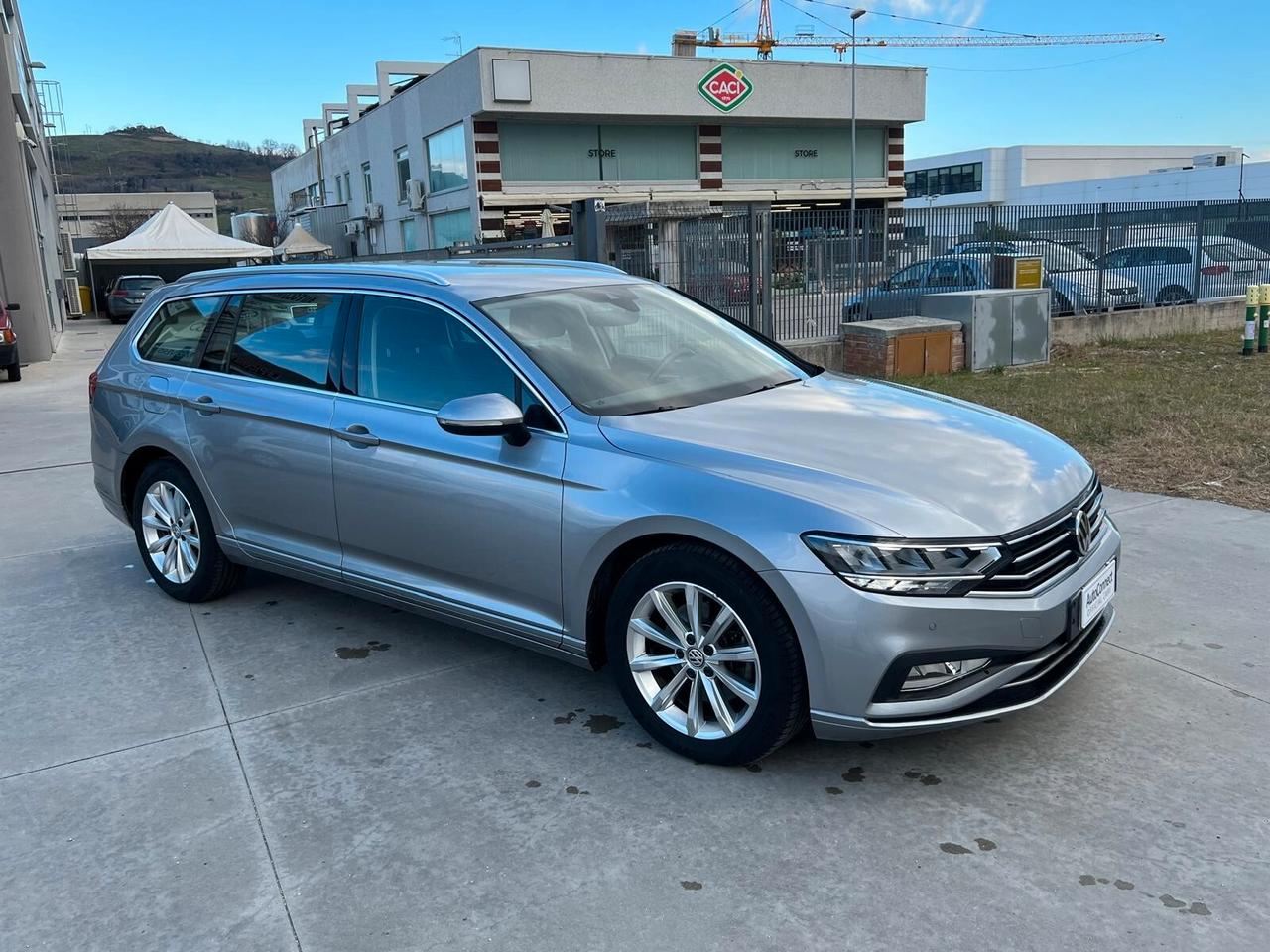 Volkswagen Passat Variant 1.6 TDI SCR DSG Business BMT