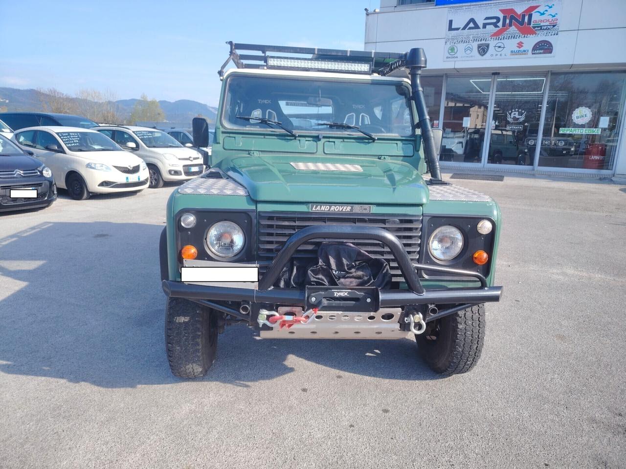 Land Rover Defender 9.0 2.5 Td5 -AUTOCARRO