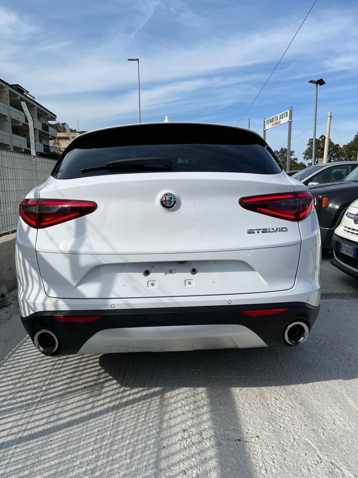 Alfa Romeo Stelvio 2.2 Turbodiesel 190 CV AT8 RWD Executive