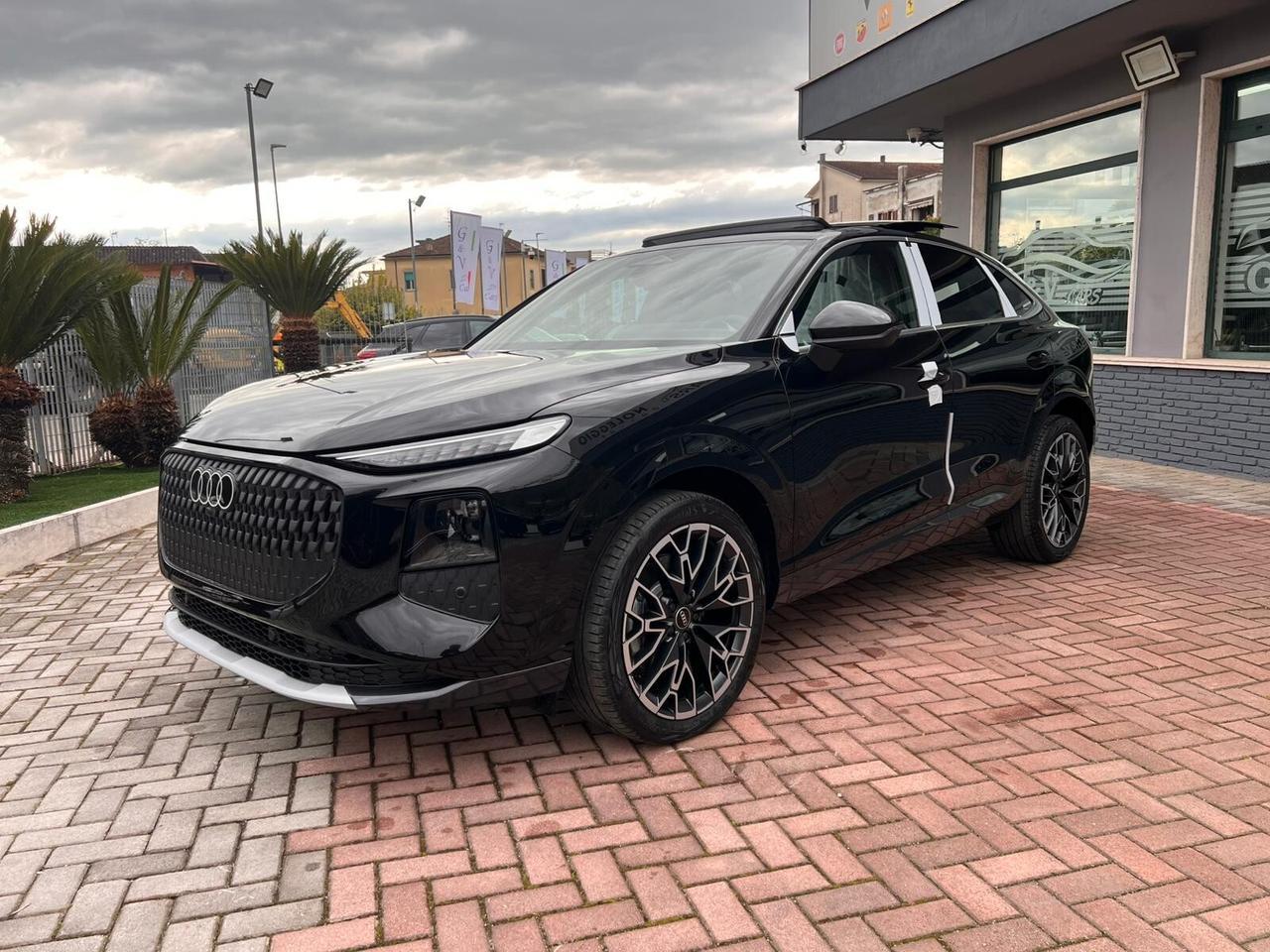 AUDI Q3 ACCONTO € 23.765,00 NOLEGGIO CON RISCATTO NO SCORING