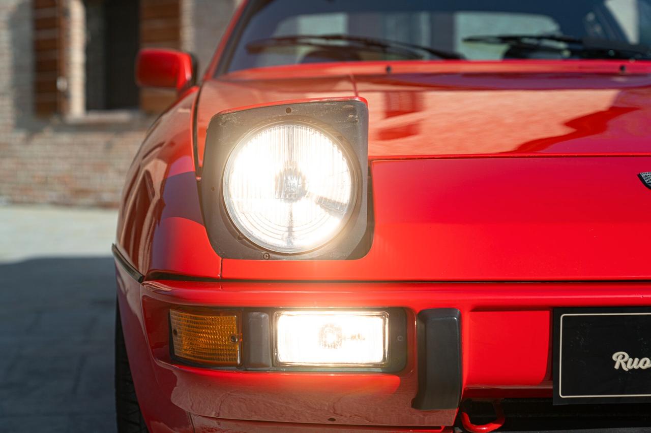 Porsche 924 - POR00240