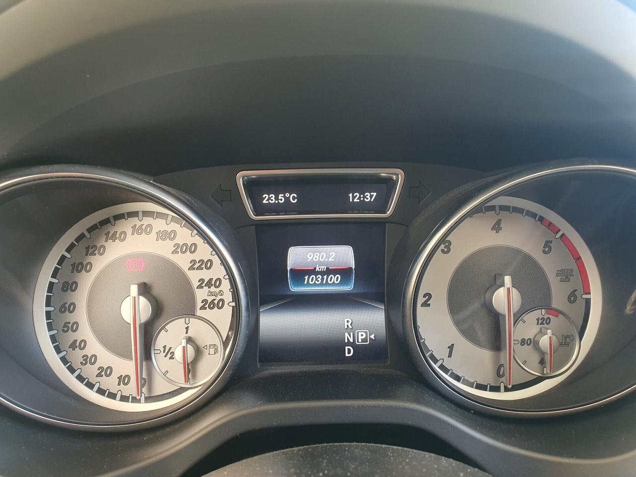 Mercedes-benz GLA 180D Automatic + Navi - 2016 - KM. 100.000