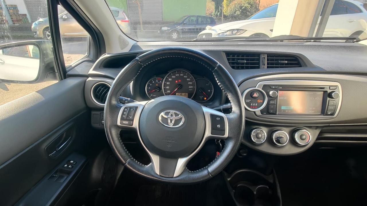 Toyota Yaris 1.4 D-4D Lounge anno 2013