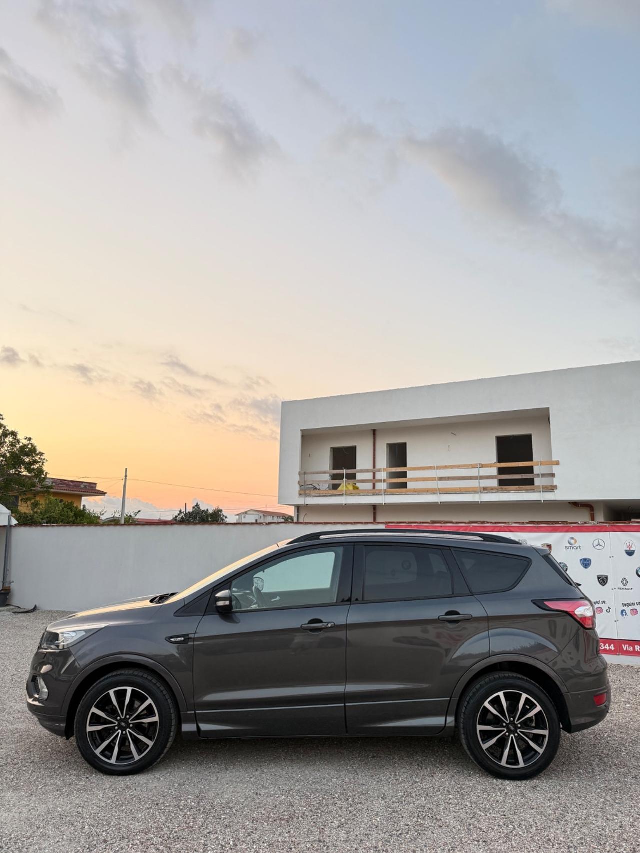 Ford Kuga 2.0 TDCI 150 CV S&S 4WD Powershift ST-Line