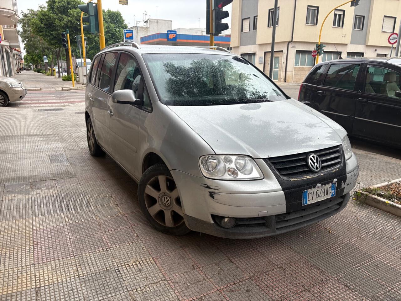 Volkswagen Touran 1.9 105CV 7 POSTI