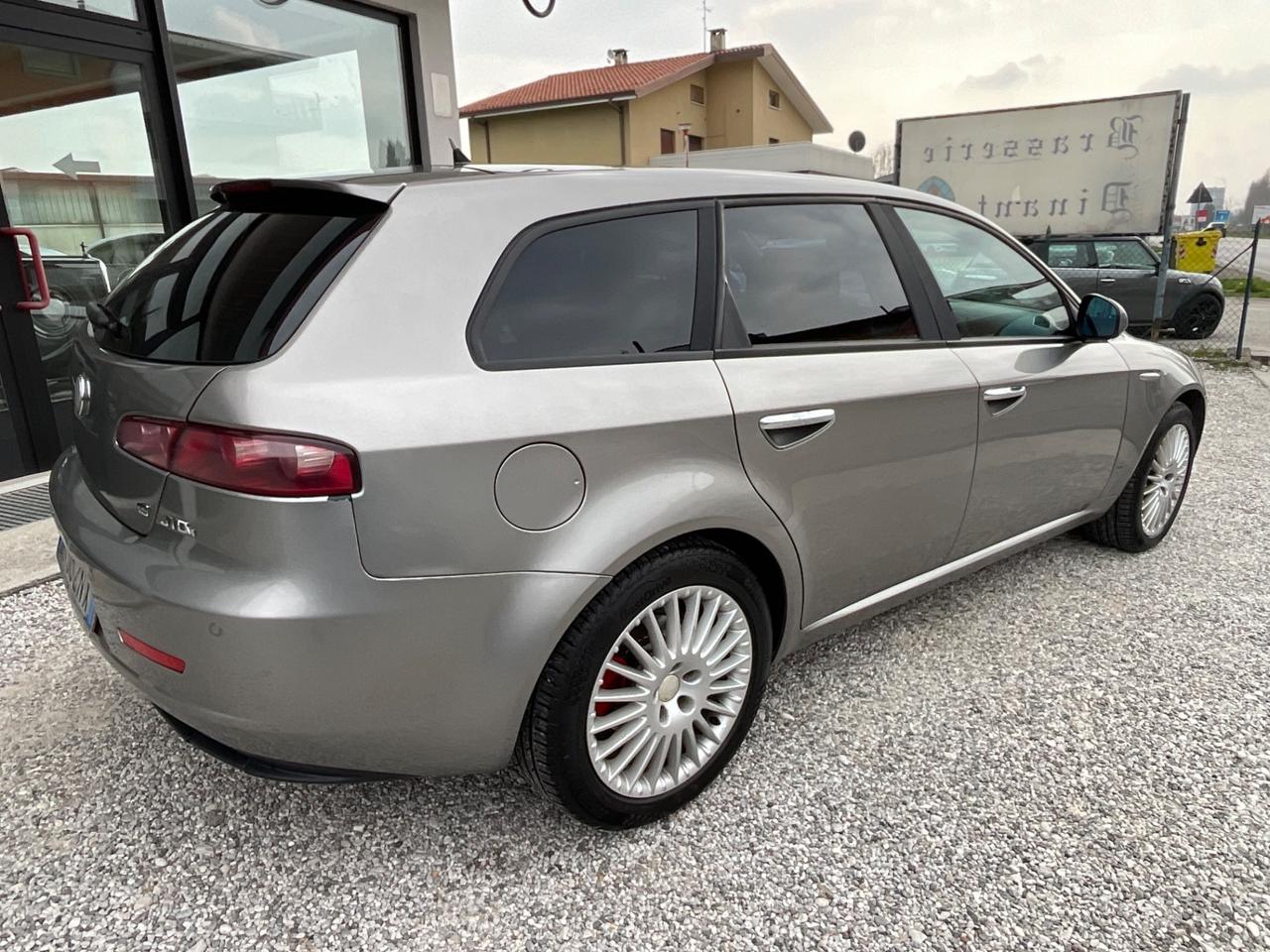 Alfa Romeo 159 1.9 JTDm Sportwagon Distinctive