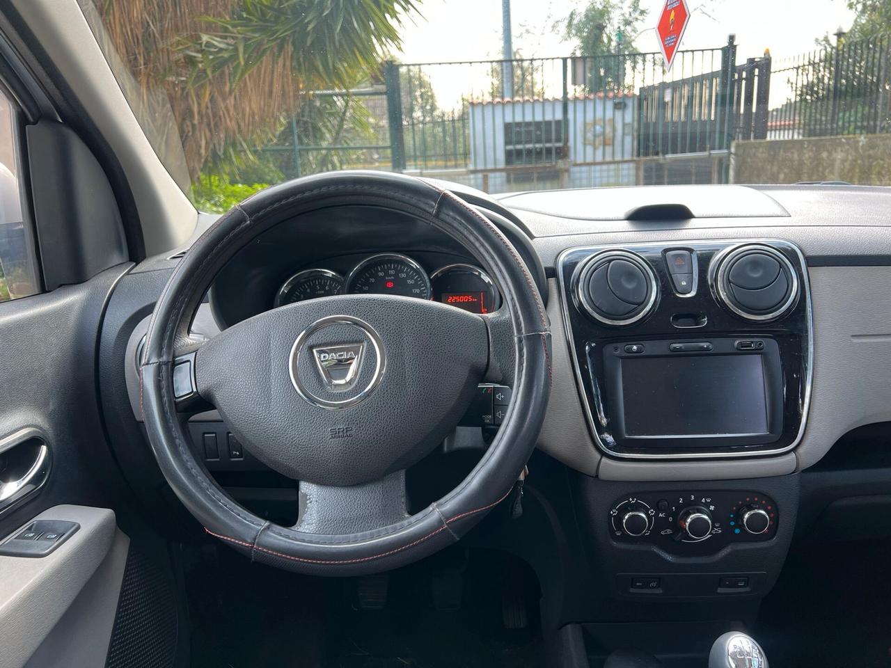 DACIA LODGY 1.5 DCi 7p Laureate - 2014