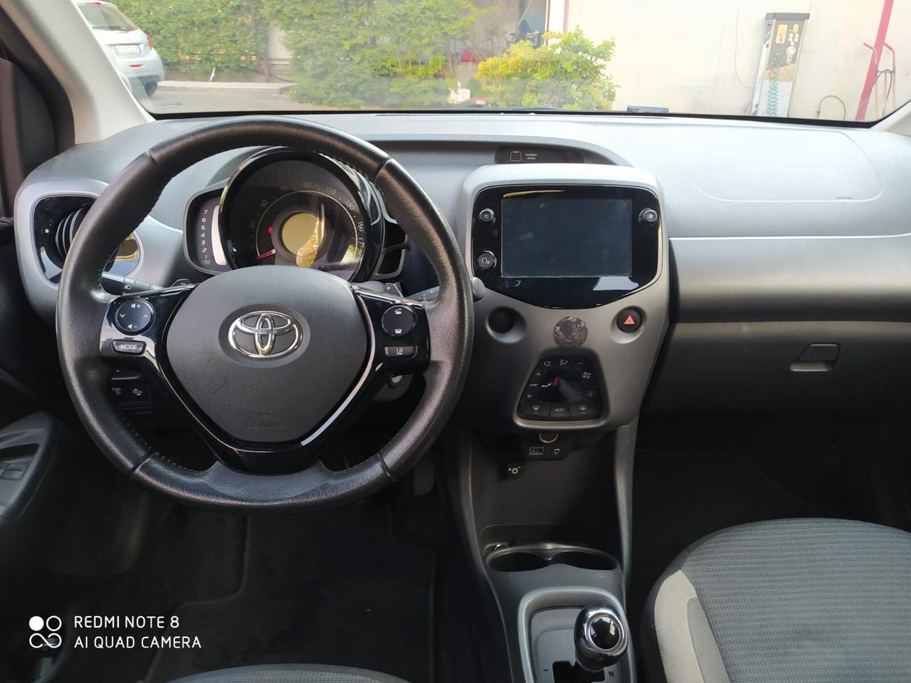 Toyota Aygo Connect 1.0 VVT-i 72 CV 5 porte x-clusiv MMT - GPL