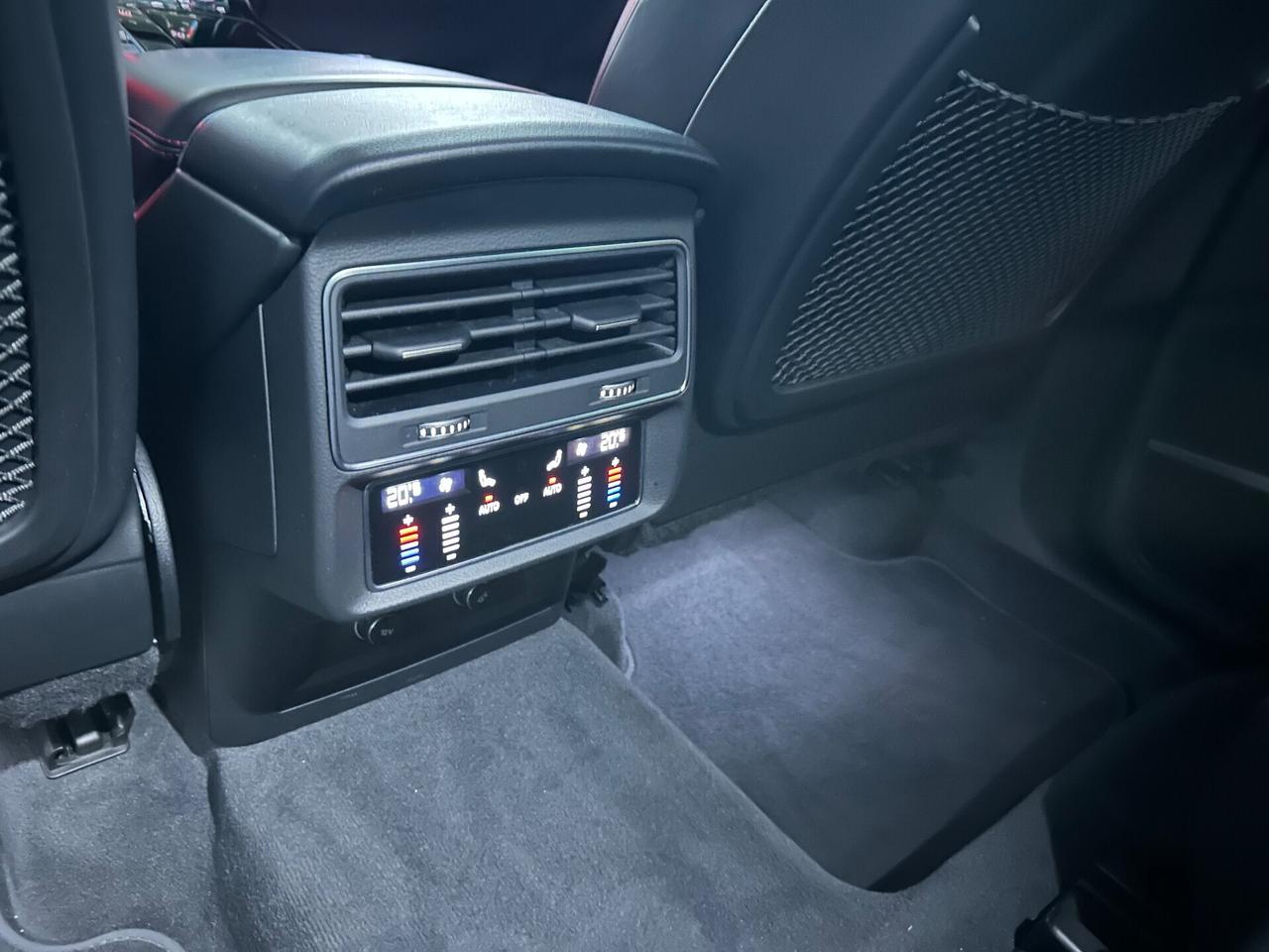 Audi Q8 RS TFSI V8 quattro tiptronic