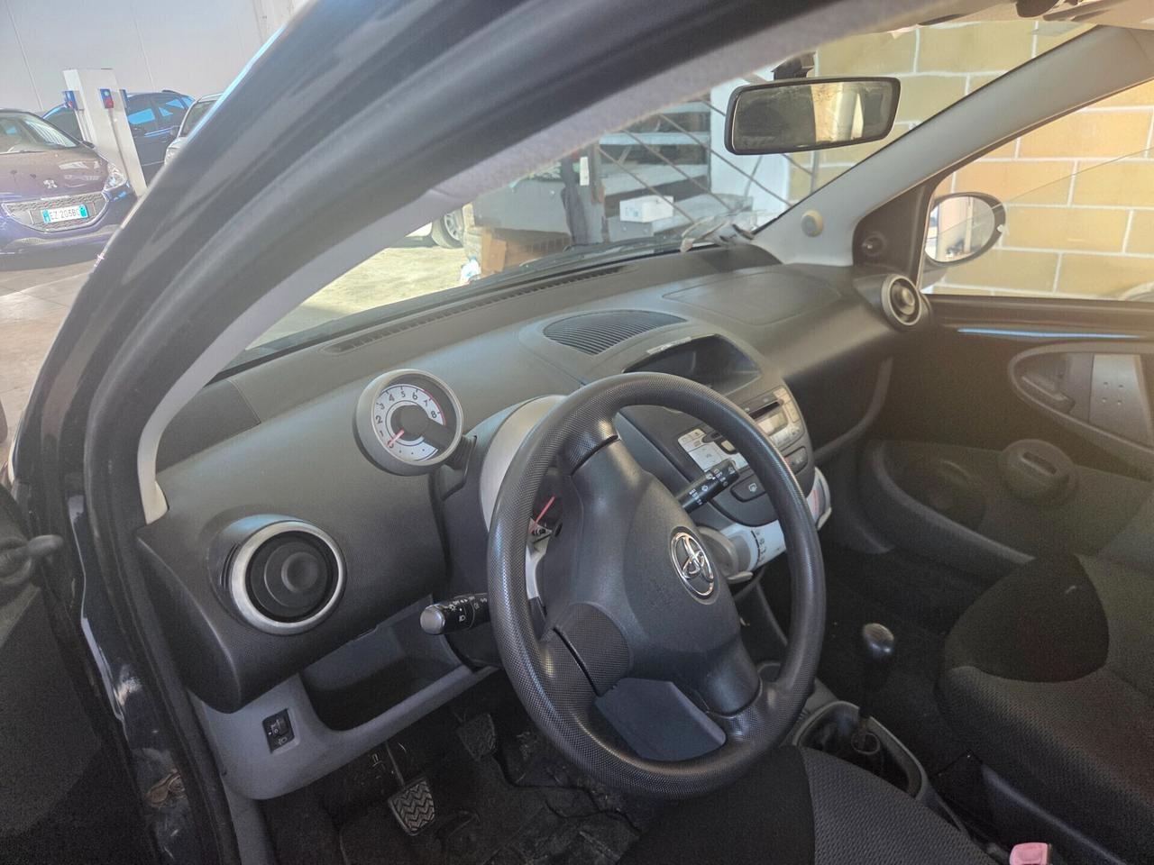 Toyota Aygo 1.0 12V VVT-i 5 porte Sol