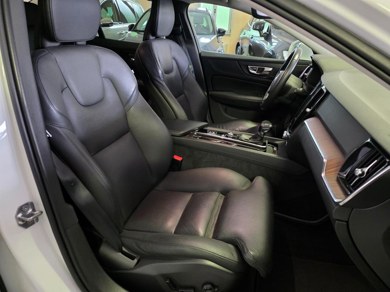 Volvo V60 D4 Geartronic gancio traino, uniproprietario, €6D