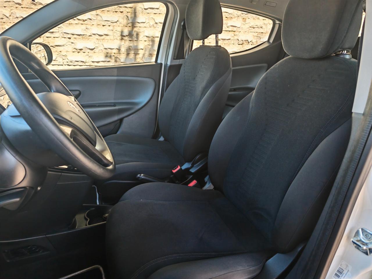Lancia Ypsilon 1.2 69 CV 5 porte Elefantino