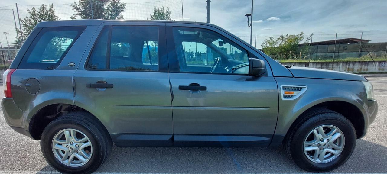 FREELANDER 2 TD4 4WD 4X4 2,2 DIESEL 160 CV TETTO APRIBILE GANCIO TRAINO IMPECCABILE