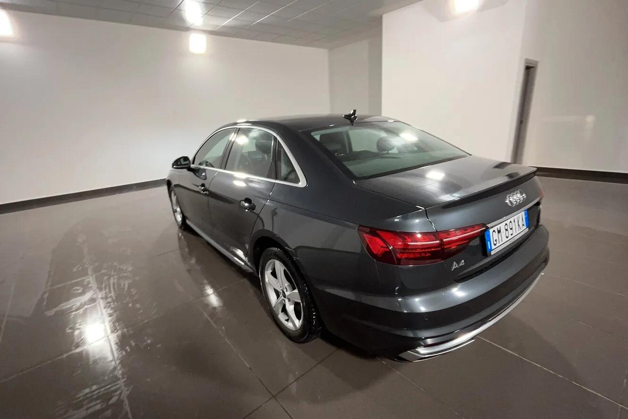 Audi A4 30 TDI/136 CV S tronic Business Advanced