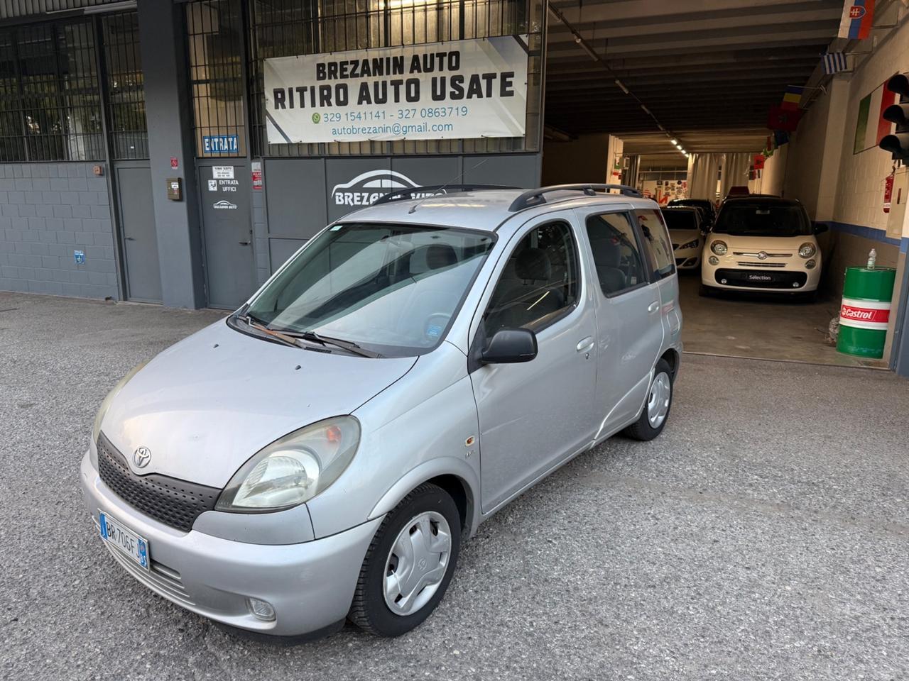 Toyota Yaris 1.3i 16V cat 5 porte Luna