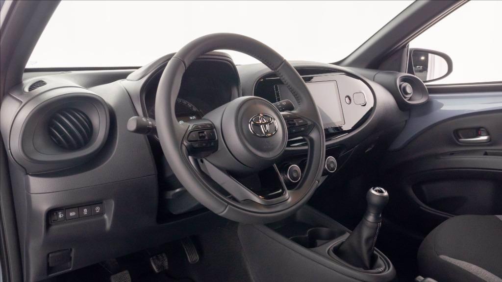 TOYOTA Aygo x 1.0 active 72cv del 2022