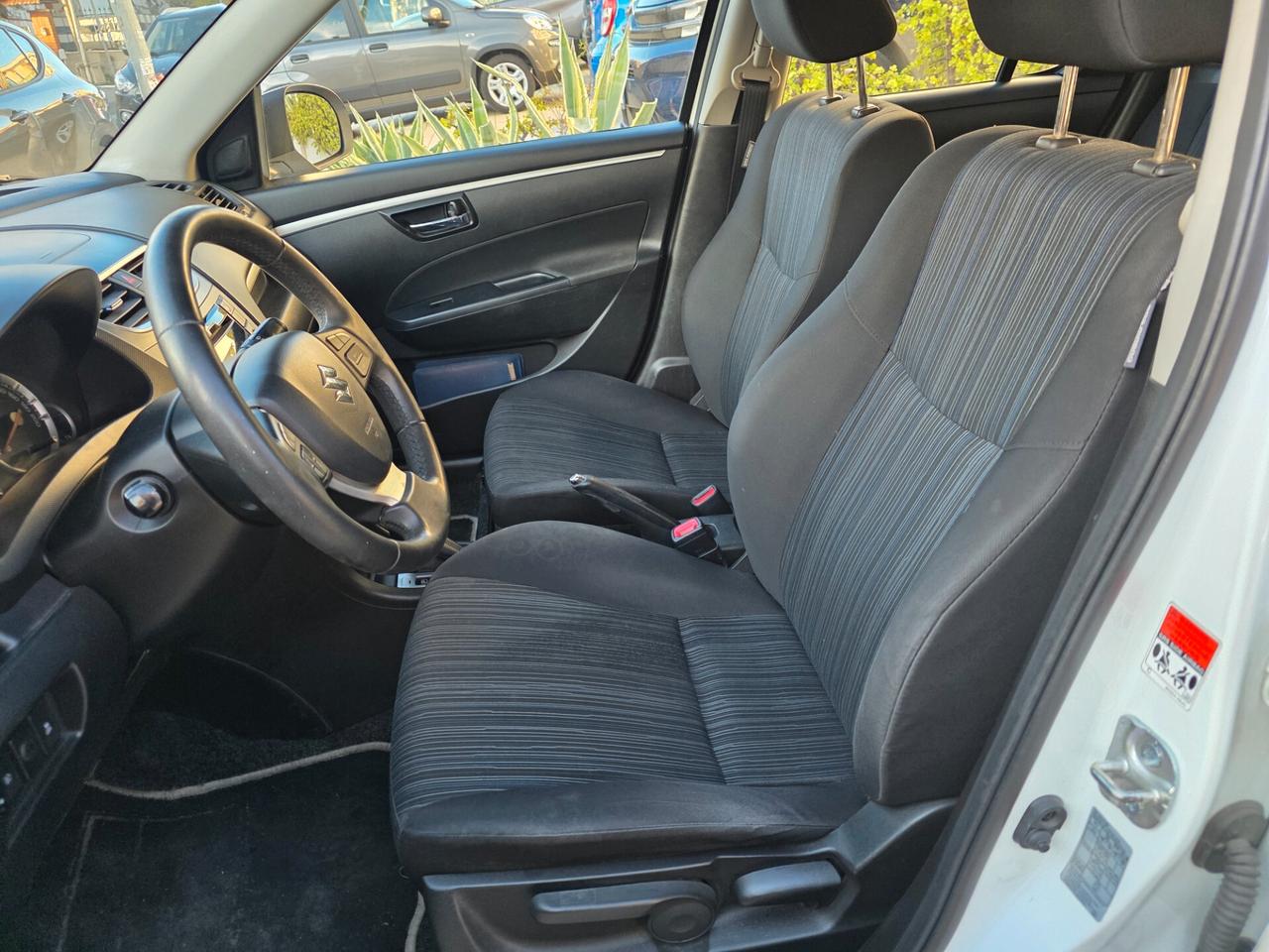 Suzuki Swift 1.2 VVT 5 porte B-Cool A/T