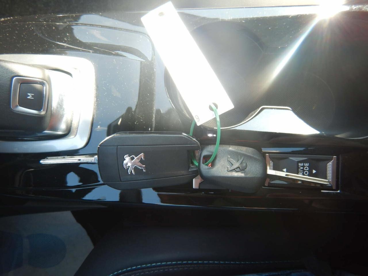 Peugeot 2008 BlueHDi 130 S&S EAT8 Allure Pack 2022