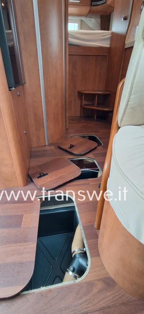 Carthago Chic C-Line T4.2 Camper semintegrale con letto matrimoniale in coda