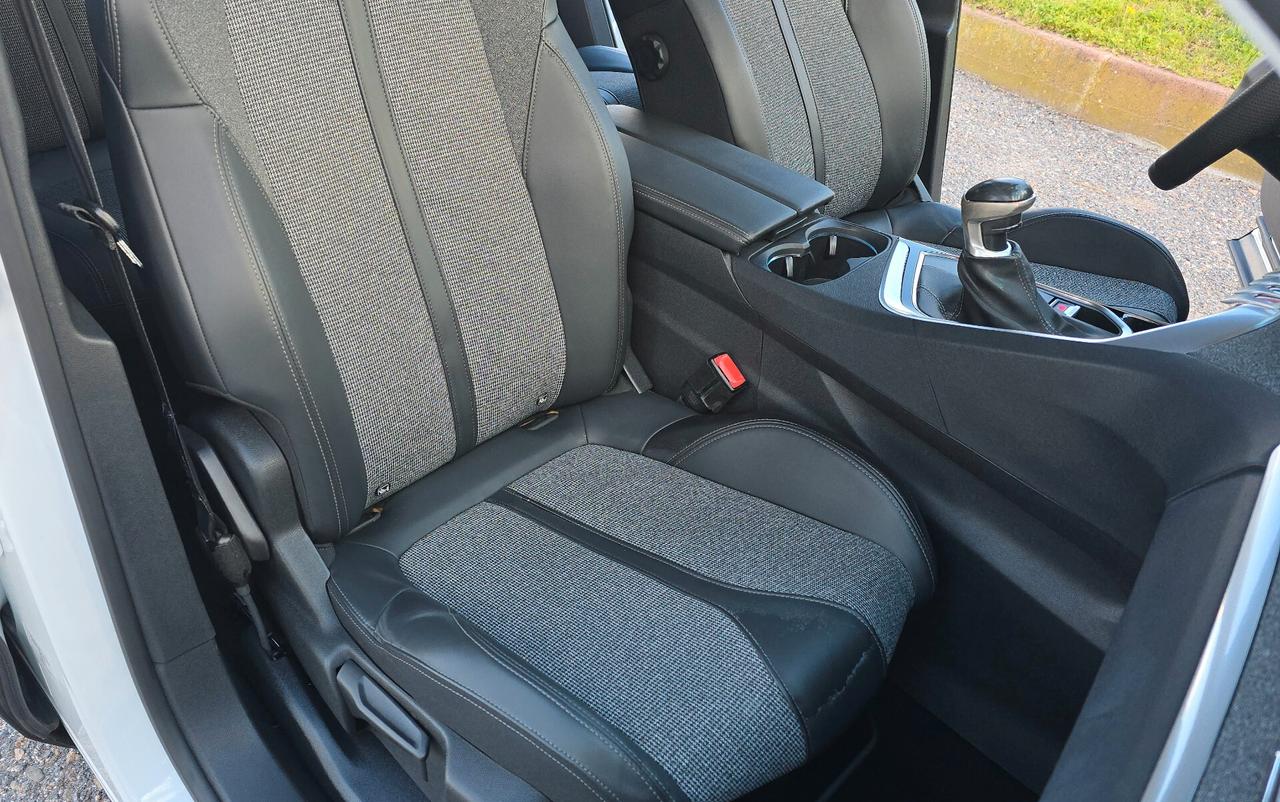 Peugeot 3008 BlueHDi 130 S&S Allure