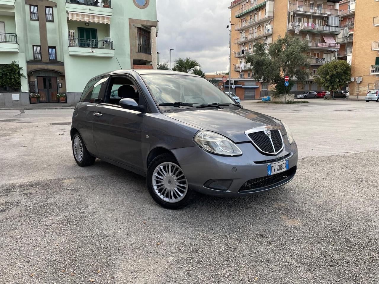 Lancia Ypsilon 1.2 GPL Argento IN OTTIME CONDIZIONI