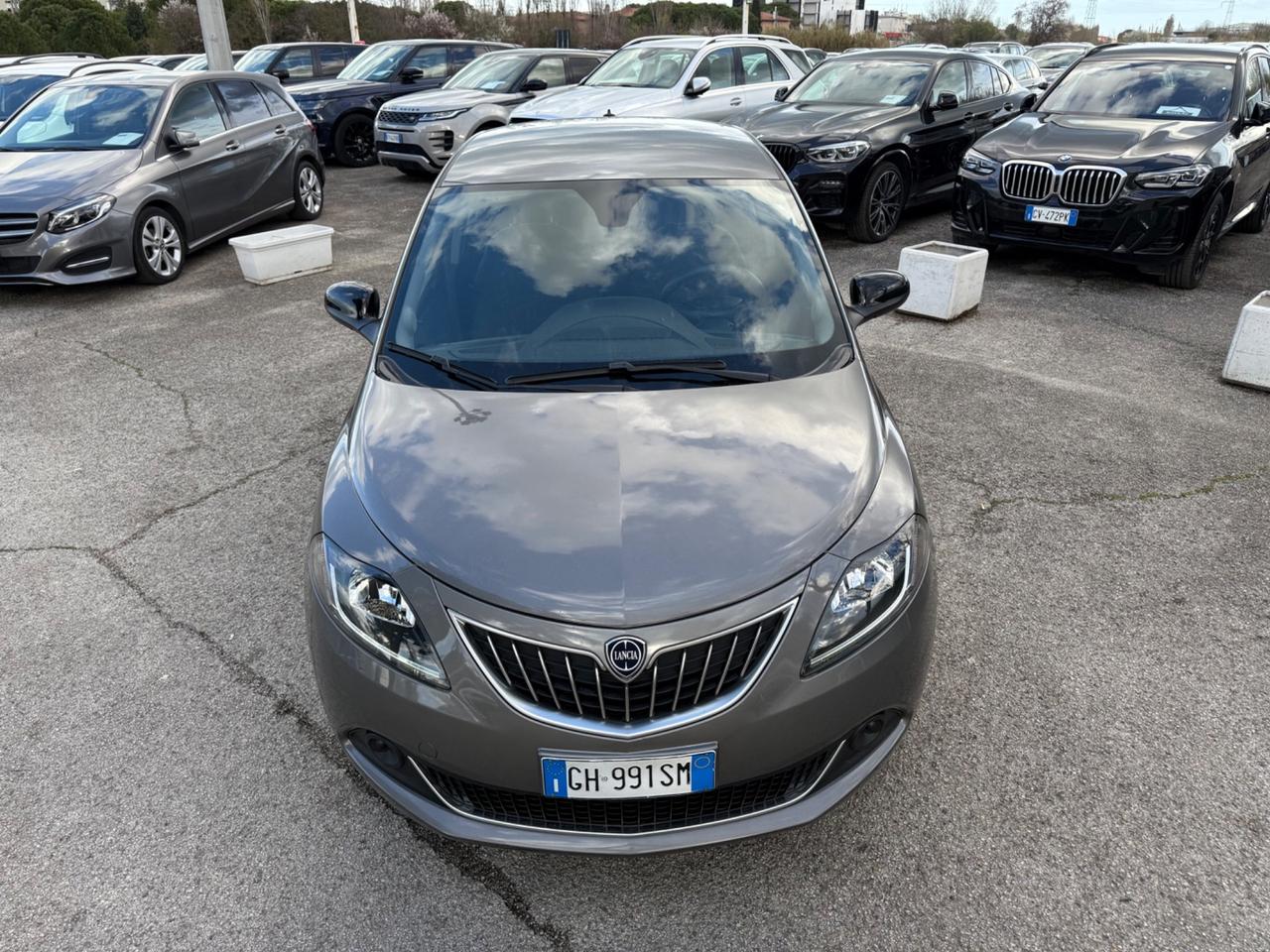 Lancia Ypsilon 1.0 FireFly 5 porte S&S Hybrid Ecochic Silver