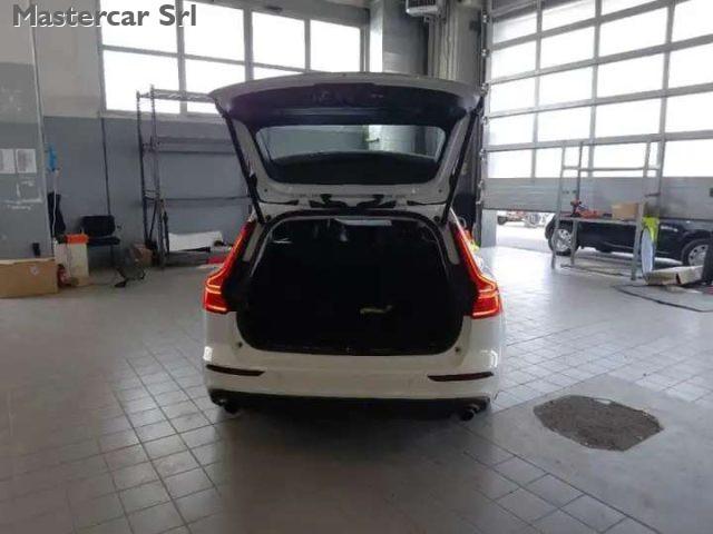 VOLVO V60 V60 2.0 b4 Momentum Business Pro auto - GG115ZL