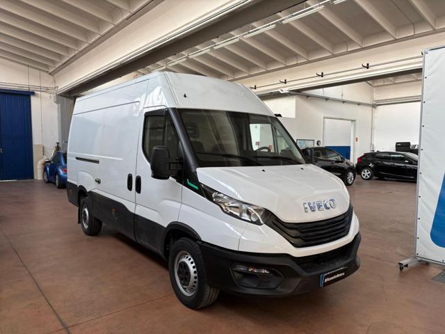 IVECO DAILY FURGONE 3520L H2 BLUE