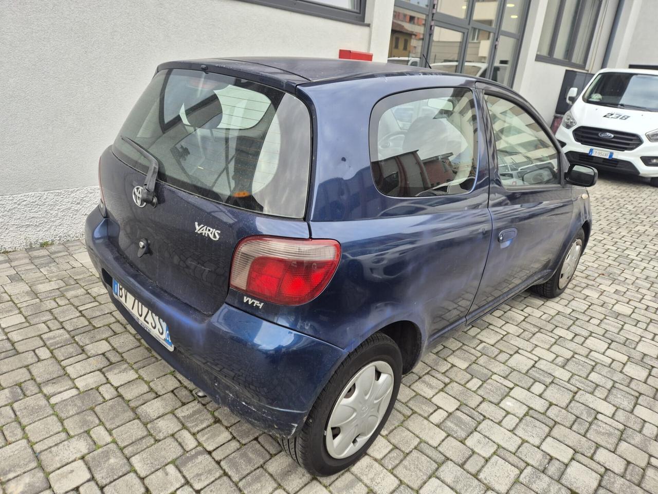Toyota Yaris 1.0i 16V 3 porte