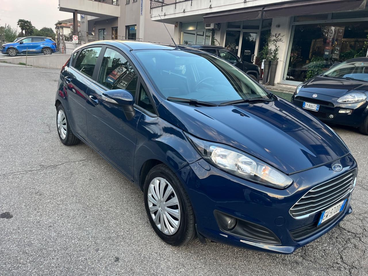 Ford Fiesta 1.5TDCI/75CV/neopatentato/Euro 5B con FAP/unico proprietario/5Porte e 5Posti