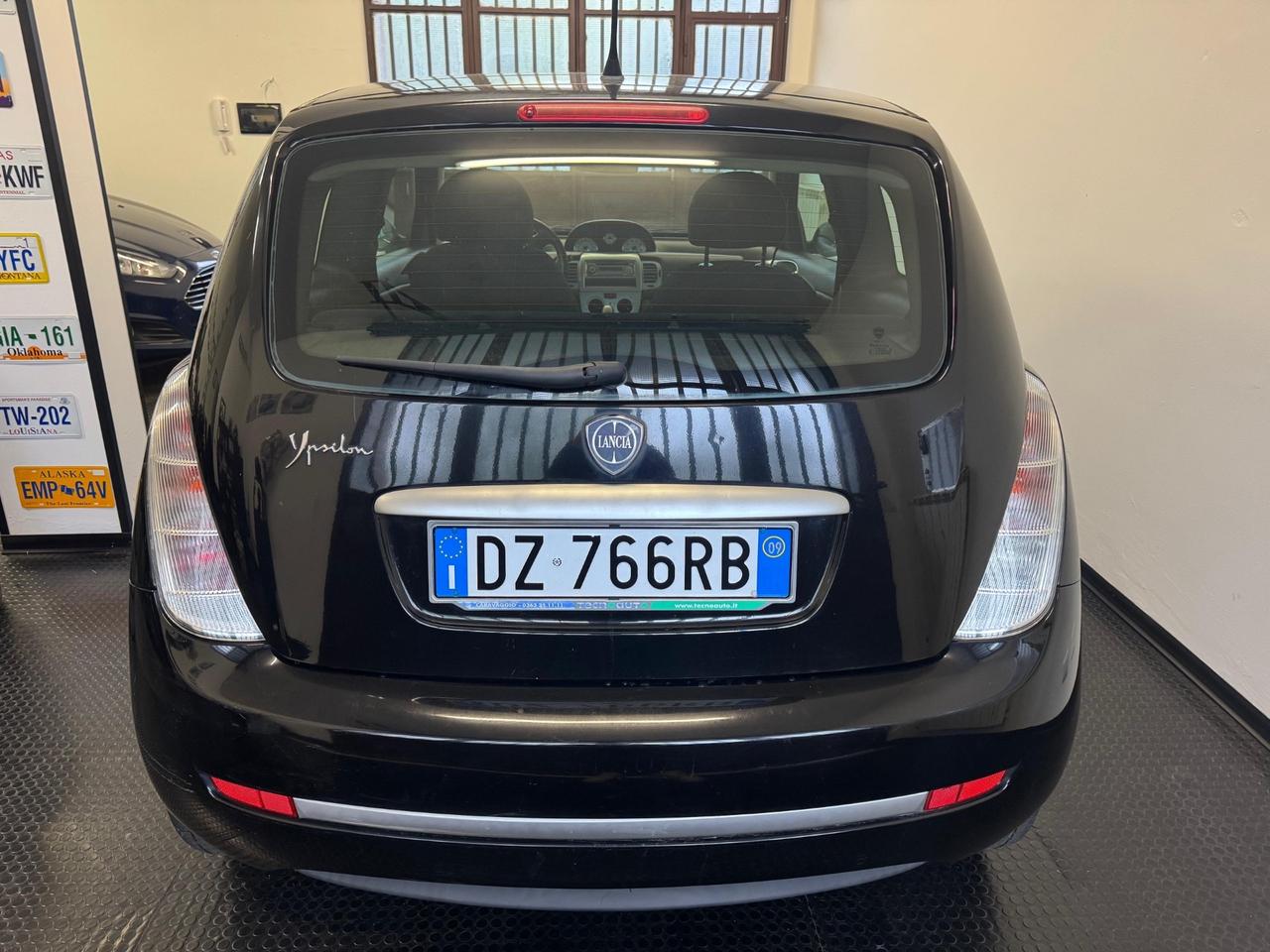 Lancia Ypsilon 1.2 benzina - adatta a neopatentati