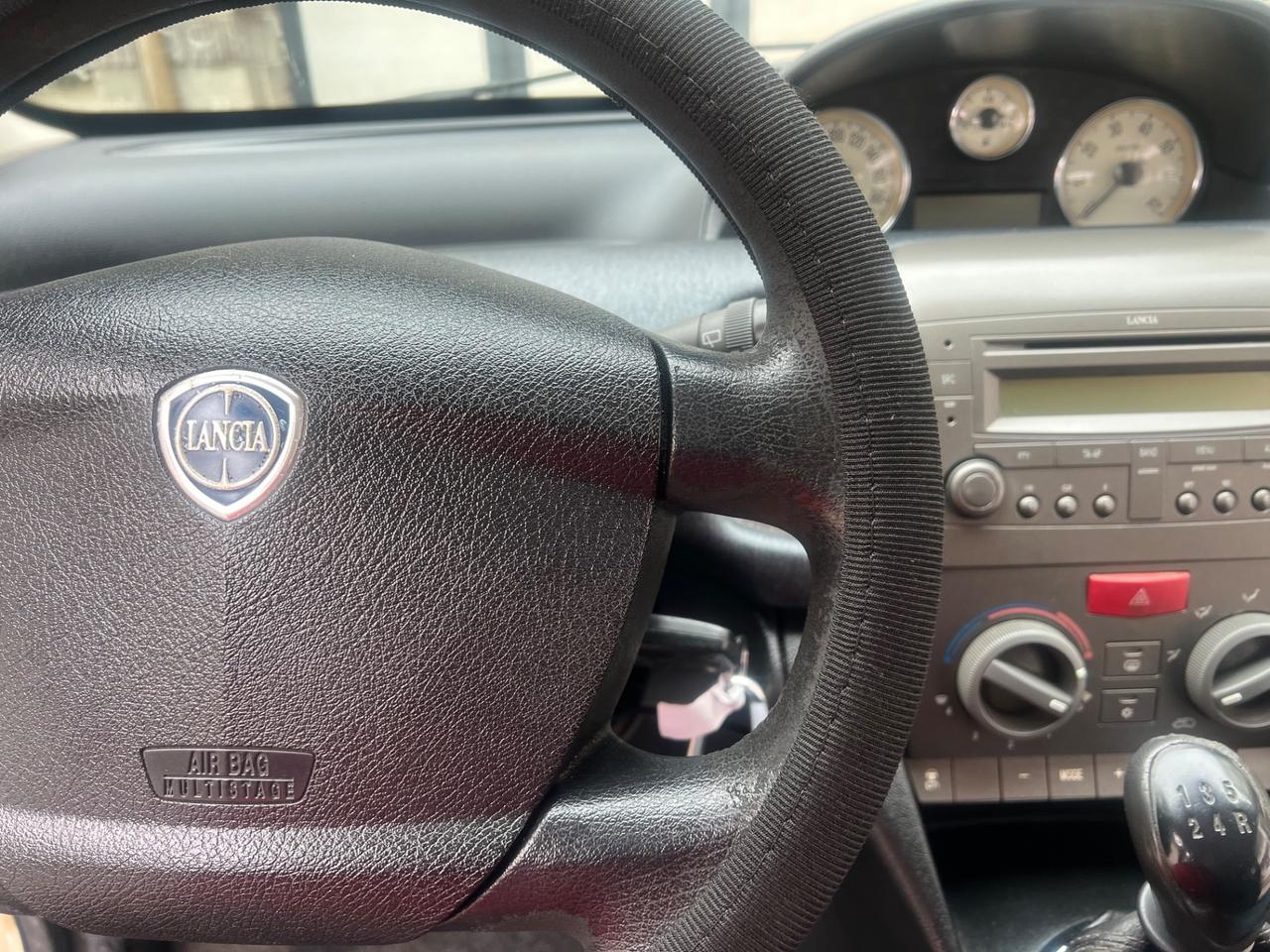 Lancia Ypsilon 1.4 Platino