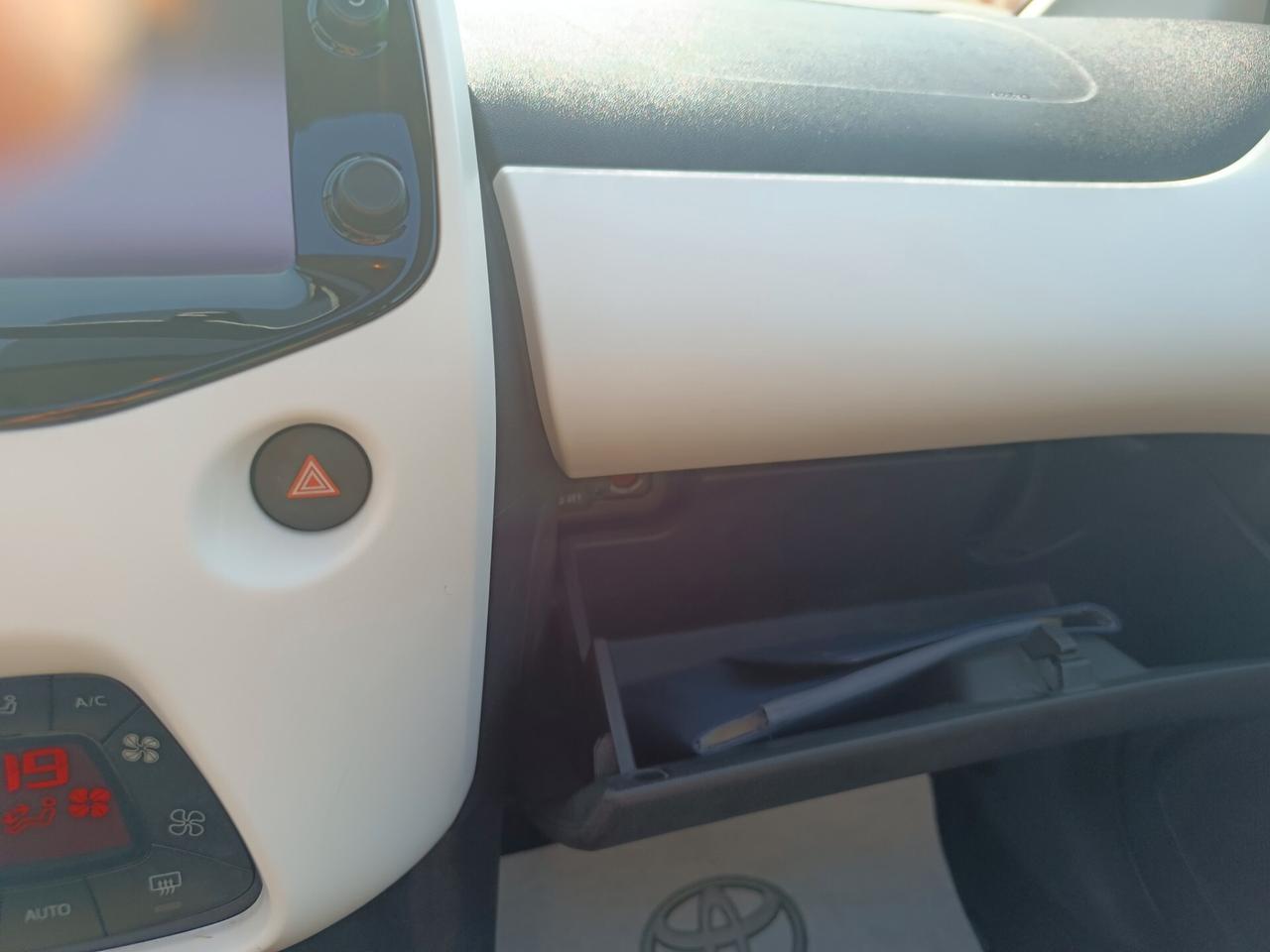 Peugeot 108 PureTech 82 5 porte Active TOP!