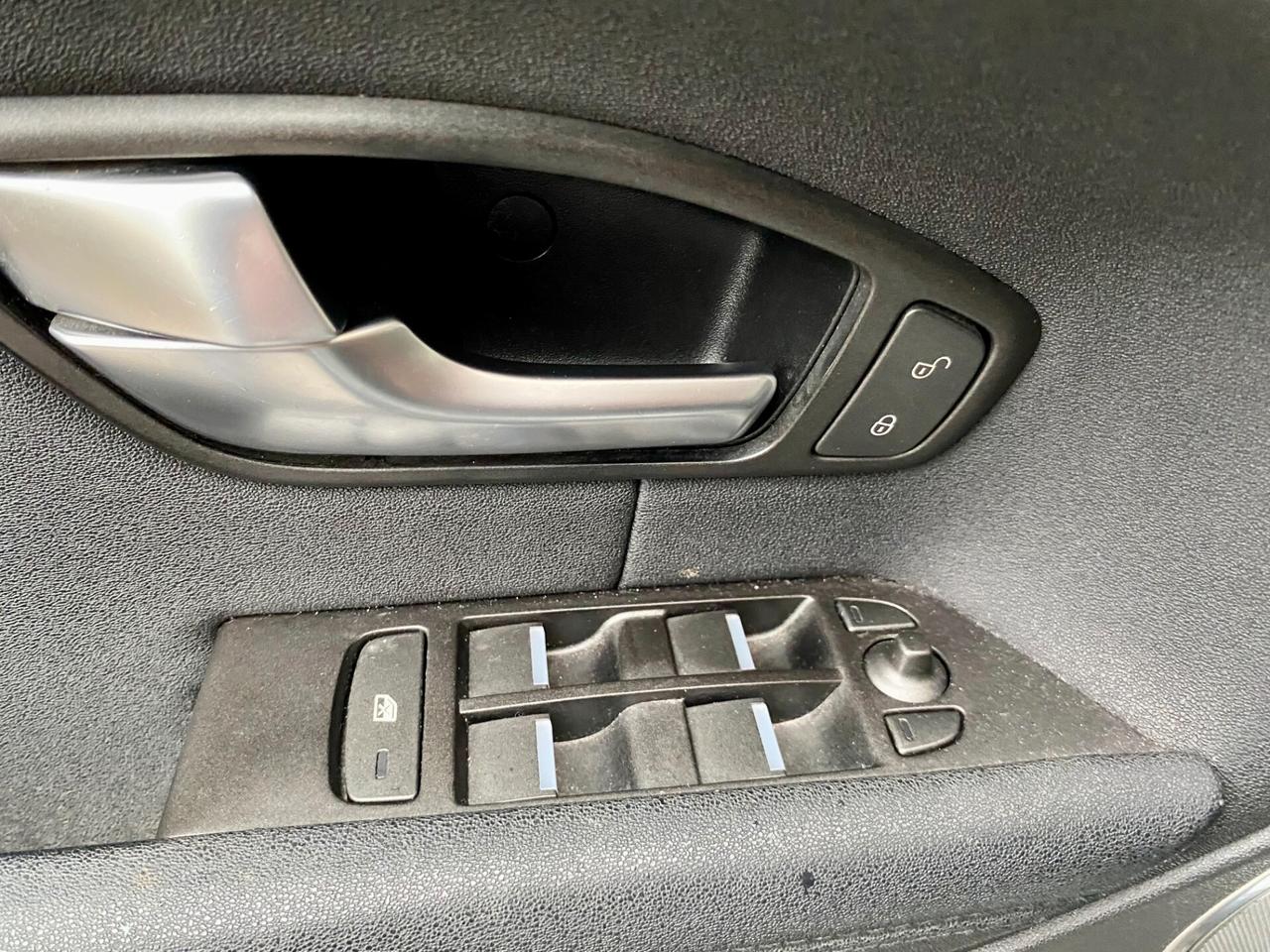 Land Rover Range Rover Evoque 5p 2.0 td4 Pure AWD 150cv auto FOTO IN AGGIORNAMENTO