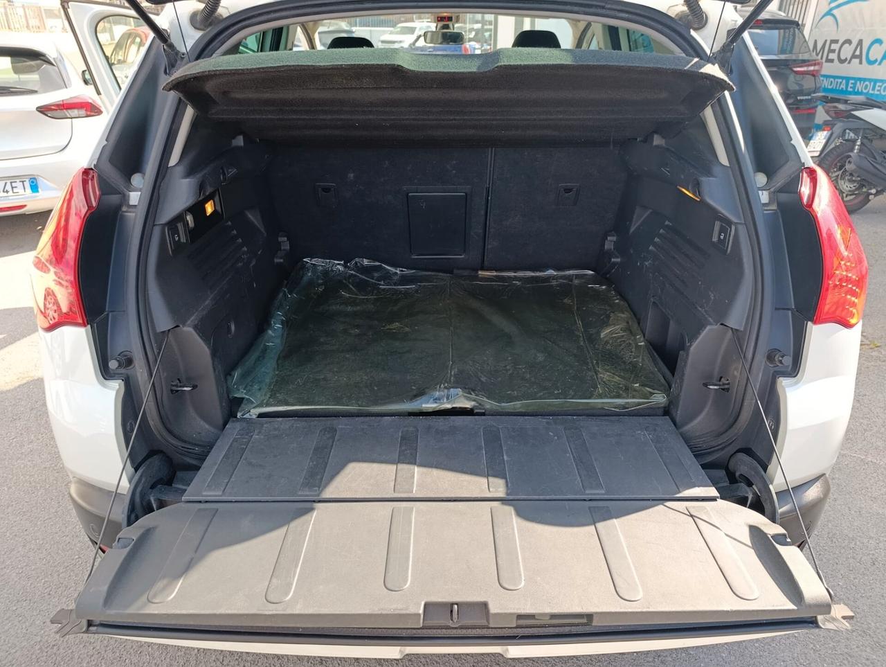 Peugeot 3008 1.6 e-HDi 112CV cambio robotizzato S.&S. Business