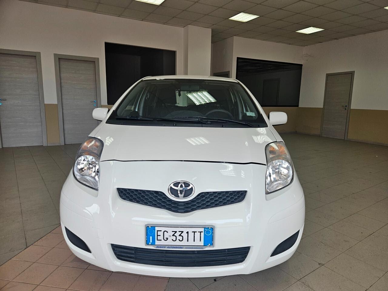 Toyota Yaris 1.0 5 porte Sol