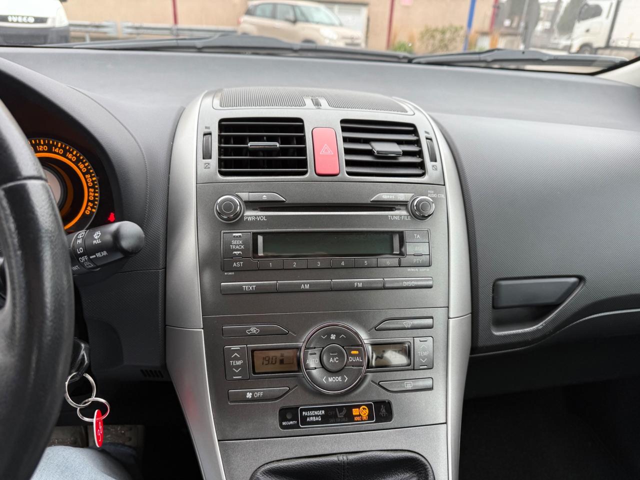 Toyota Auris 1.4 solo 85000 km