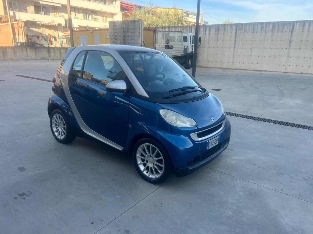 Smart ForTwo 1000 52 kW coupé limited one