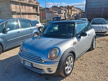 Mini Cooper 1.6 benzina tenuta benissimo