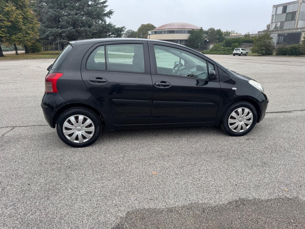 Toyota Yaris 1.3 5 porte Sol