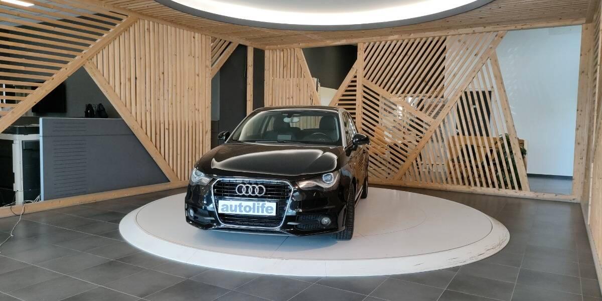 Audi A1 1.6 tdi Attraction 105cv