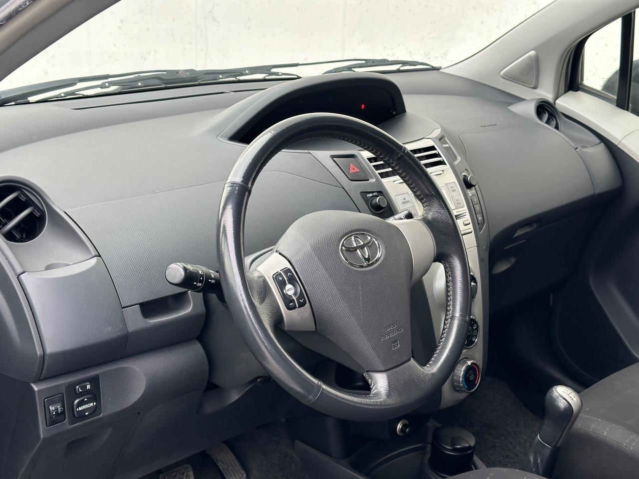 Toyota Yaris 1.0 5 porte Sol