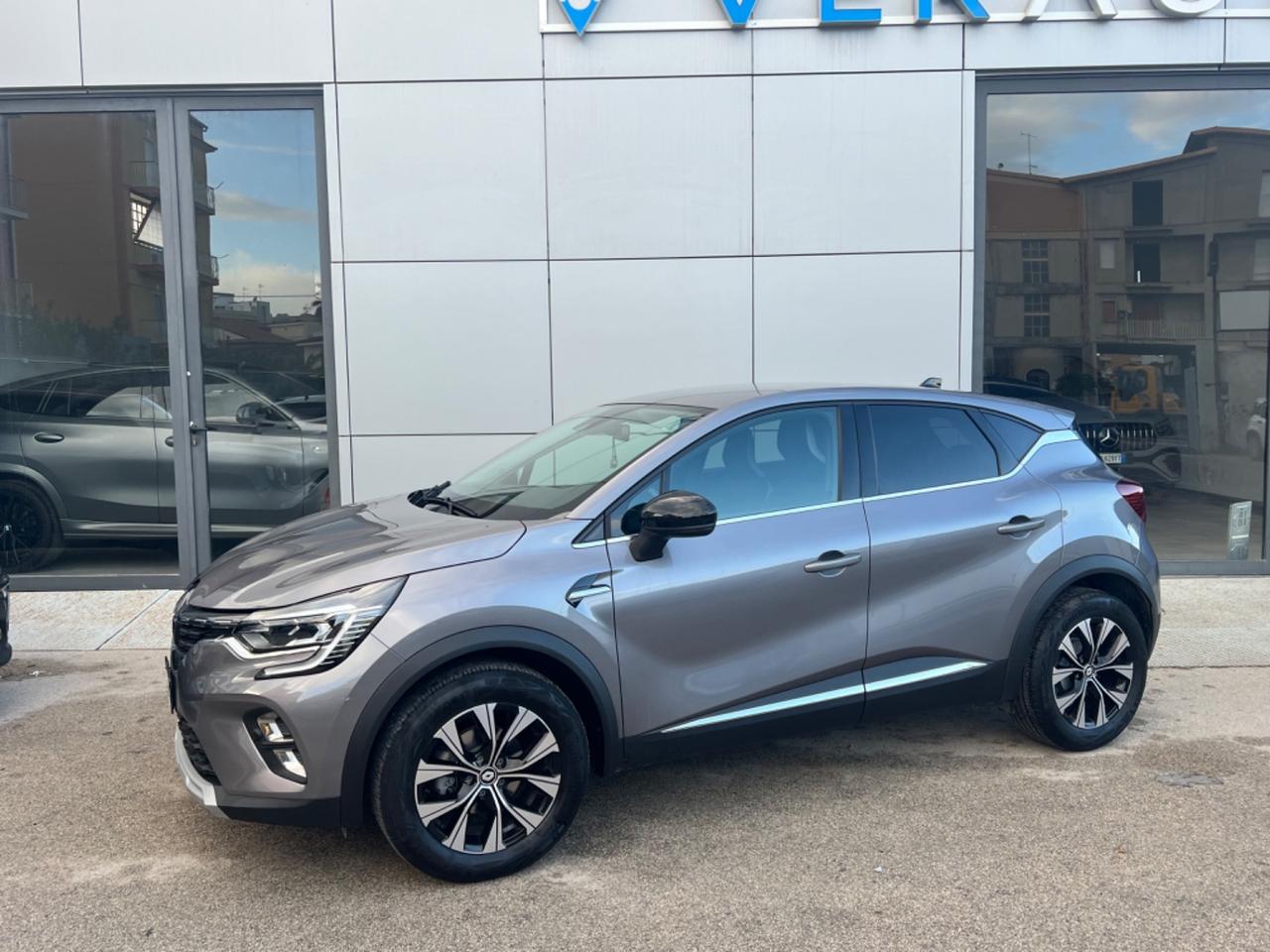 Renault Captur TCe 12V 90 CV Techno - ANNO 2023 - KM 8.000