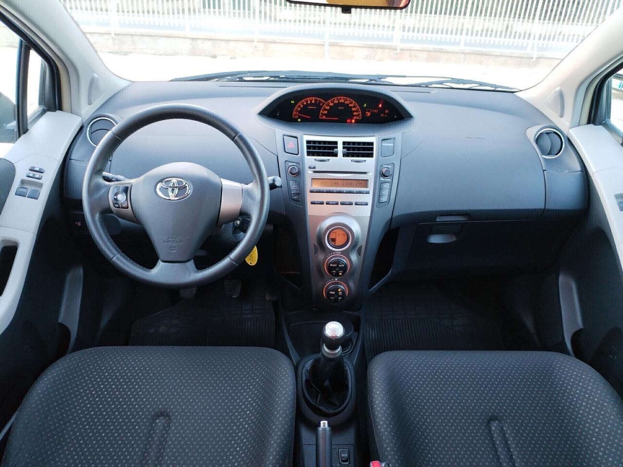 Toyota Yaris 1000cc 69cv 5 porte "ECONOMICA"