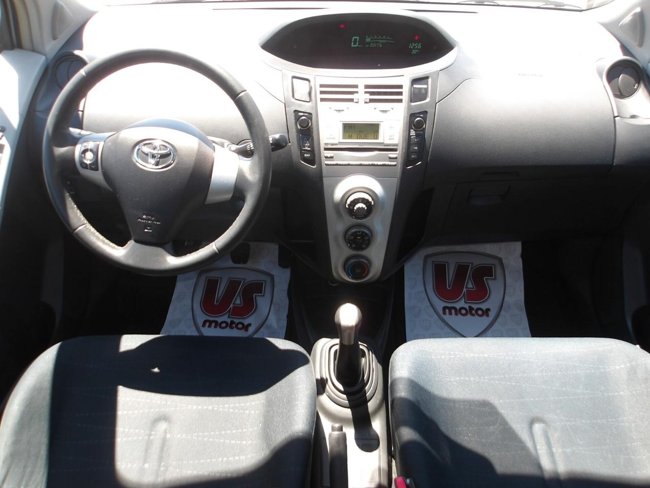 TOYOTA YARIS 1.0 BENZ-2008